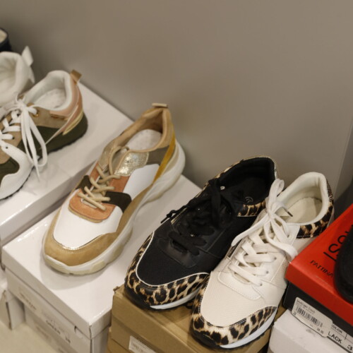 Schuhe in der Boutique Mila Damenoberbekleidung im Forum Köpenick .