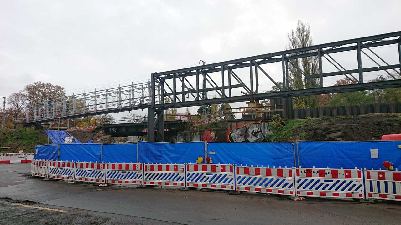 Bauarbeiten Bahntrasse und Brücke Hämmerlingstraße 03